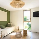 Le Clos Des Cadoles 호텔 *