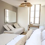 Le Clos Des Cadoles Hotel