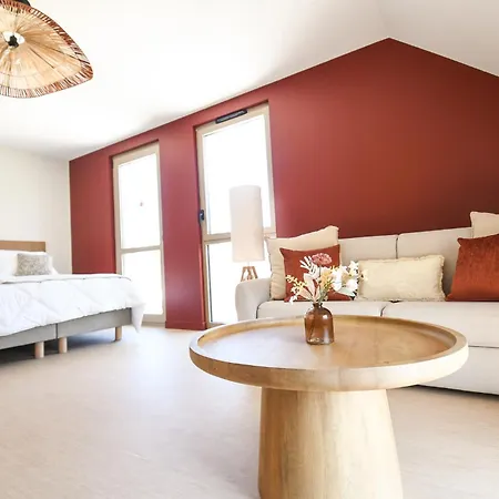 Le Clos Des Cadoles Hotel *