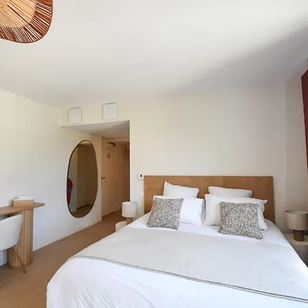 Le Clos Des Cadoles Hotel
