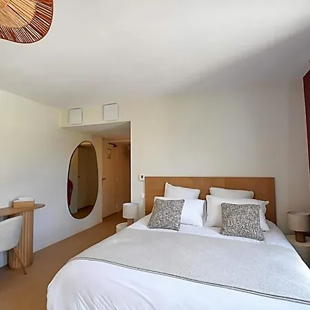 Le Clos Des Cadoles Otel *